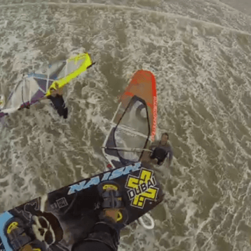 [:es]Saltando por encima de Windsurfers - Kevin Langeree[:en]Jumping over windsurfers - Kevin Langeree[:]